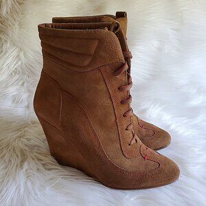 Carolina Herrera Brown Suede Ankle Lace Up Boots SZ 9
